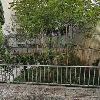 حیاط خوابگاه امیران شعبه صادقیه